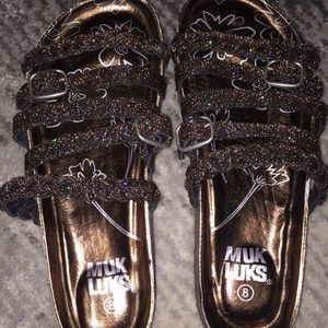 NWOT Muk Luks Terri Sandals